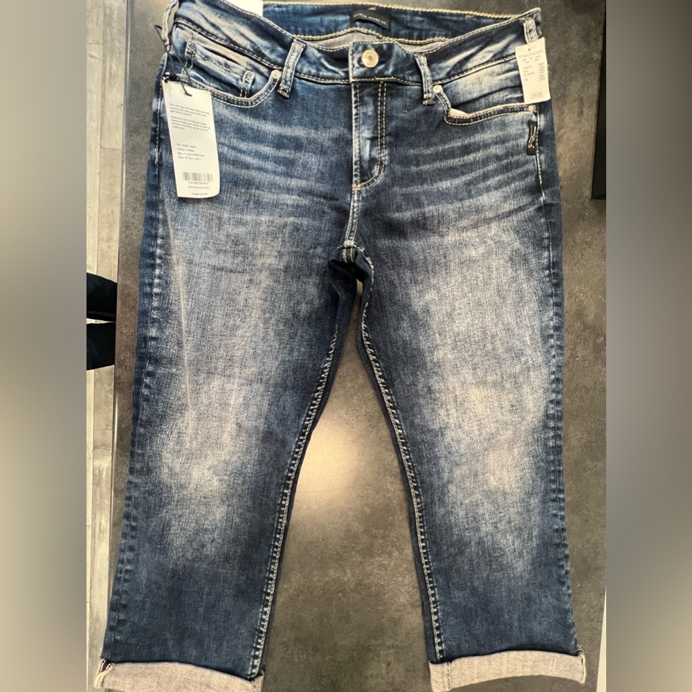 Silver jean capris NWT’s